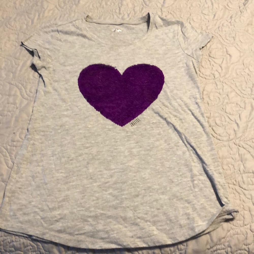 Justice squinting heart T